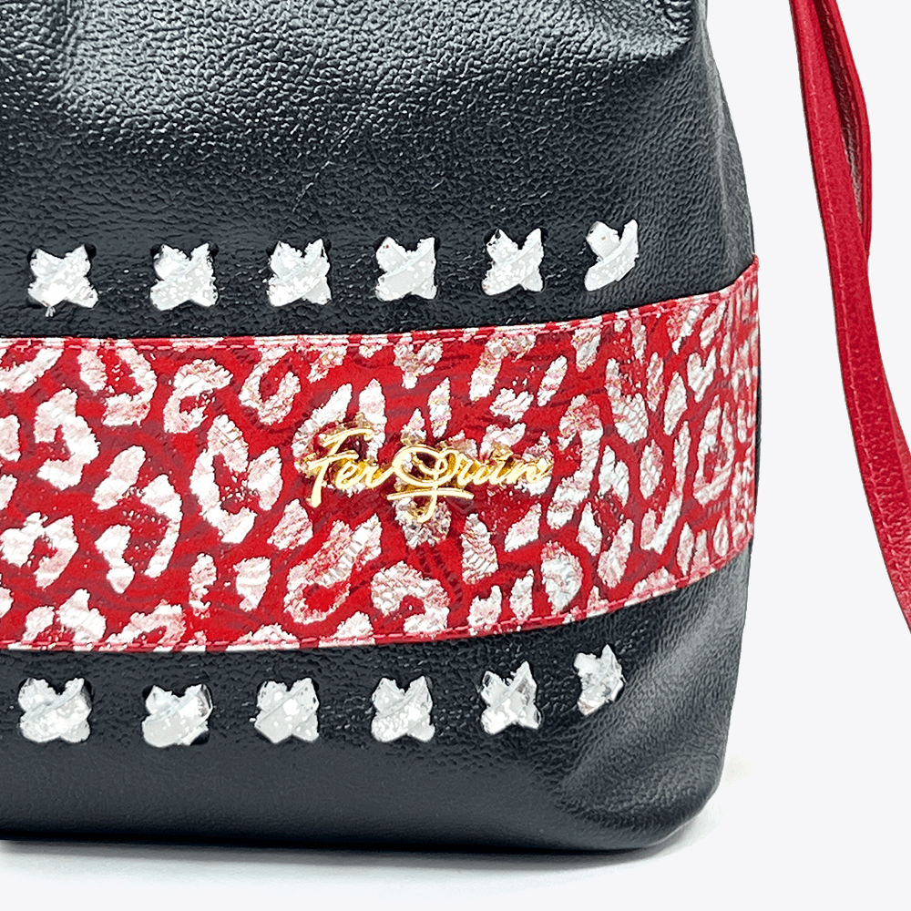 Mochila_negra_en_cuero